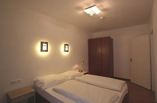 Hotel Kavun Munich 3*,