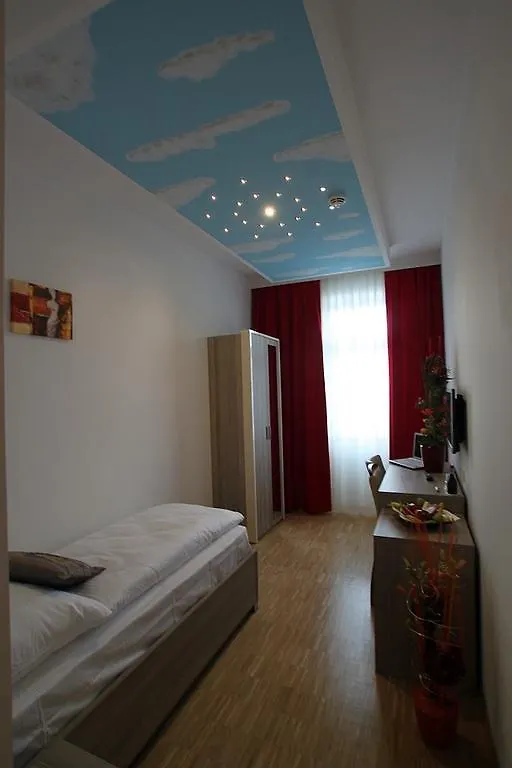 Hotel Kavun Munich 3*,