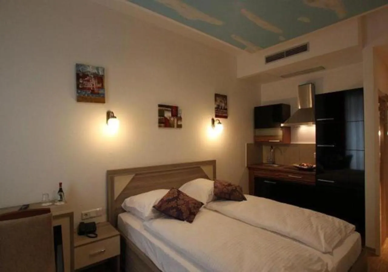 Hotel Kavun Munich 3*,  Germany