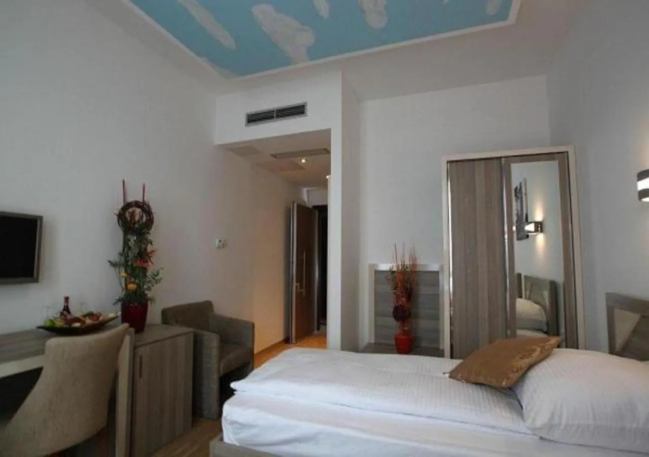 Hotel Kavun Munich