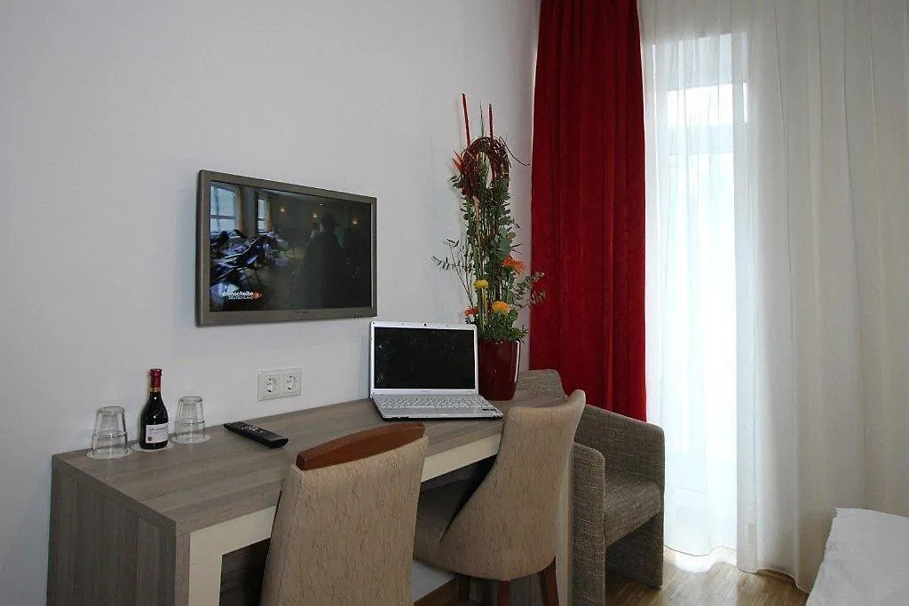 Hotel Kavun Munich