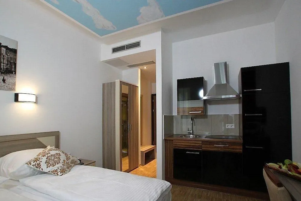 Hotel Kavun Munich