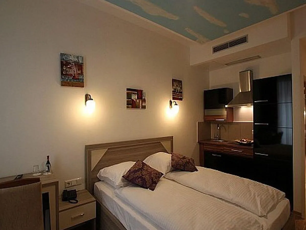 Hotel Kavun Munich