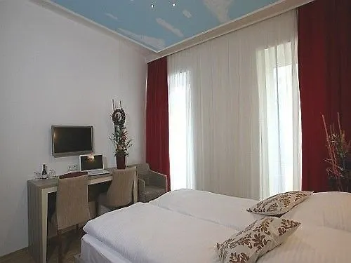 Hotel Kavun Munich